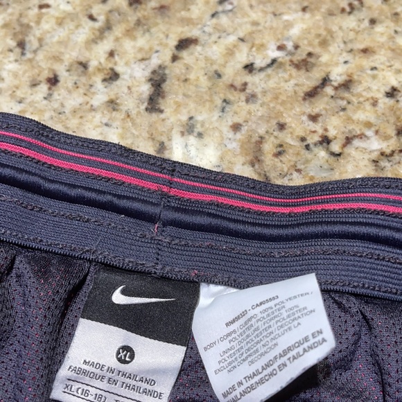 Nike shorts - Picture 4 of 5